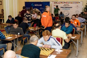 С 16 по 23 декабря в 2018 г. в г. Москве в парк-отеле «Шереметьевский» проводился Чемпионат Европы по стоклеточным шашкам среди мужчин и женщин.